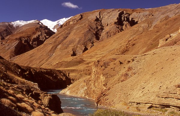 Tsarab river, Zanskar mountains Ladakh, Jammu & Kashmir, India 9/2009, © fot.: Radek Kucharski
