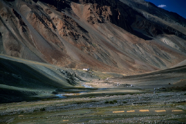 Kargyak valley Zanskar, Ladakh. Jammu and Kashmir, India 9/2004, © fot.: Radek Kucharski