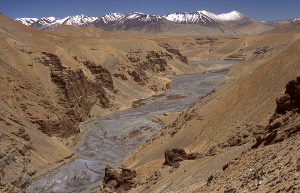 The valley of Zara Chu Ladakh, Jammu & Kashmir, India 6/2009, © fot.: Radek Kucharski