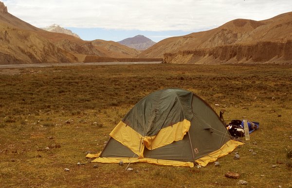 Camp by Toze river Ladakh, Jammu & Kashmir, India 9/2009, © fot.: Radek Kucharski