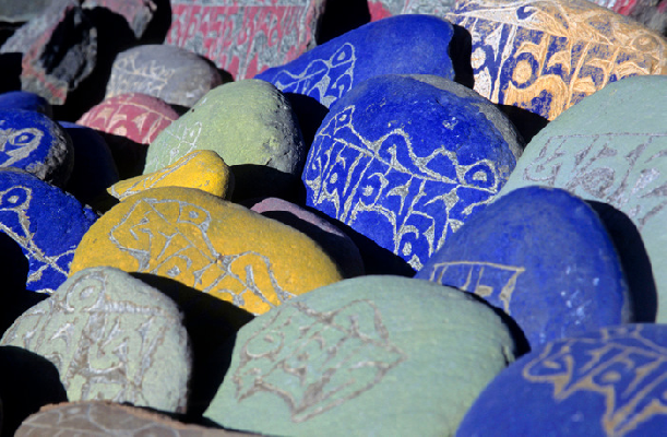 Mani stones in Pibiting Zanskar. Ladakh, Jammu & Kashmir, India 8/2004, © fot.: Radek Kucharski